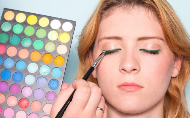 简单化妆步骤的正确顺序图片,正确的化妆方法视频教程大全