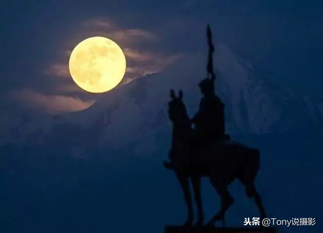 怎样拍摄月亮最好看,如何拍大月亮与实景