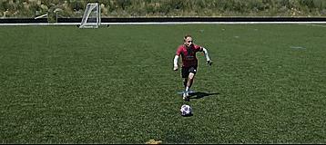 怎么传出直塞,内贴地弧线传球怎么传的