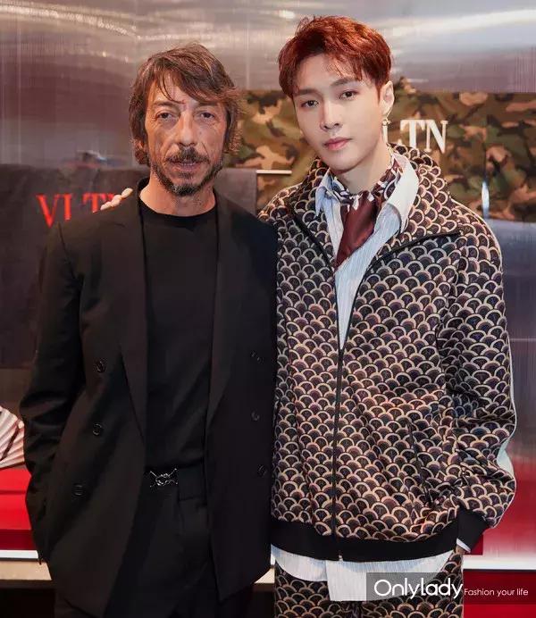 张艺兴valentino东京神图,张艺兴valentino秀场表演