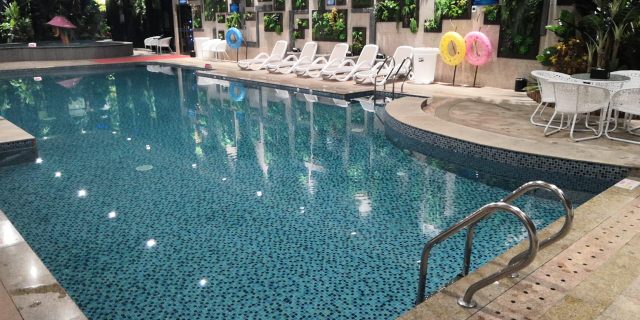 东莞西湖乐园恒温游泳馆,东莞水立方游玩