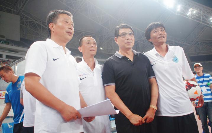 国足深耕青训！徐根宝是“标杆”，范志毅：干国字号，愿退掉综艺