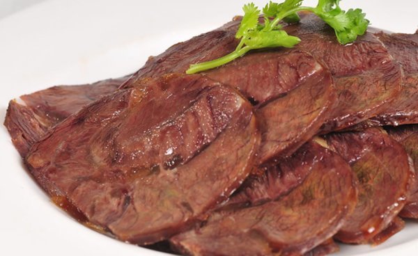 五香牛肉正宗做法和酱牛肉的区别,酱牛肉的最好吃的做法王刚