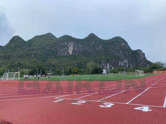 济南塑胶跑道维护,清洗球场塑胶跑道方法