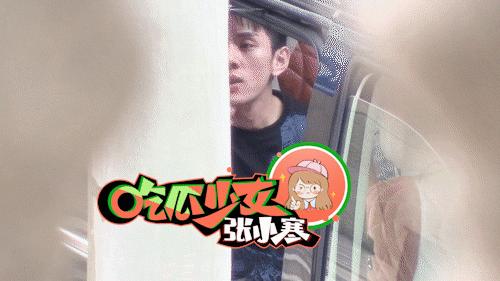 李佳琦再掉好感!老烟民形象曝光后，直播间里跟杨幂开黄腔