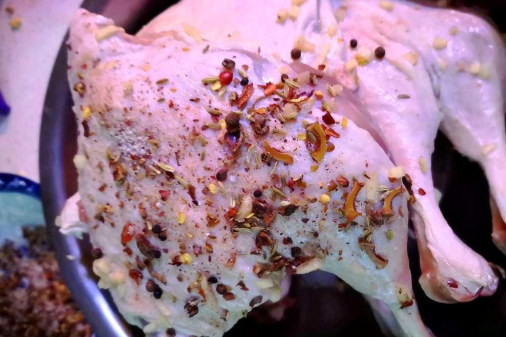 腊鸭腿最简单的吃法,腊鸭腿正宗做法