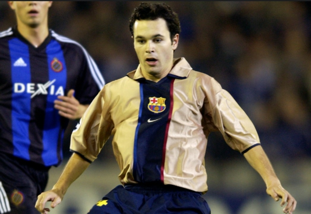 巴塞罗那中场核心哈维,近几年退役的中场大师