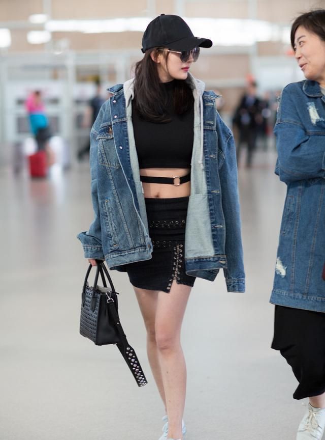 杨幂秀身材露脐装,杨幂露脐装露肚子