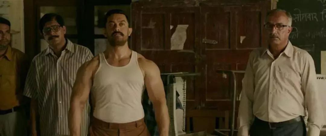 印度翻拍阿甘正传,阿甘正传阿米尔汗飙泪片段