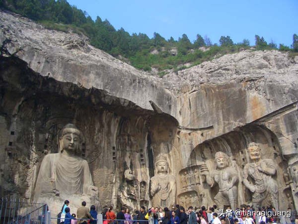 洛阳龙门石窟古色古韵,洛阳龙门石窟东方艺术的瑰宝