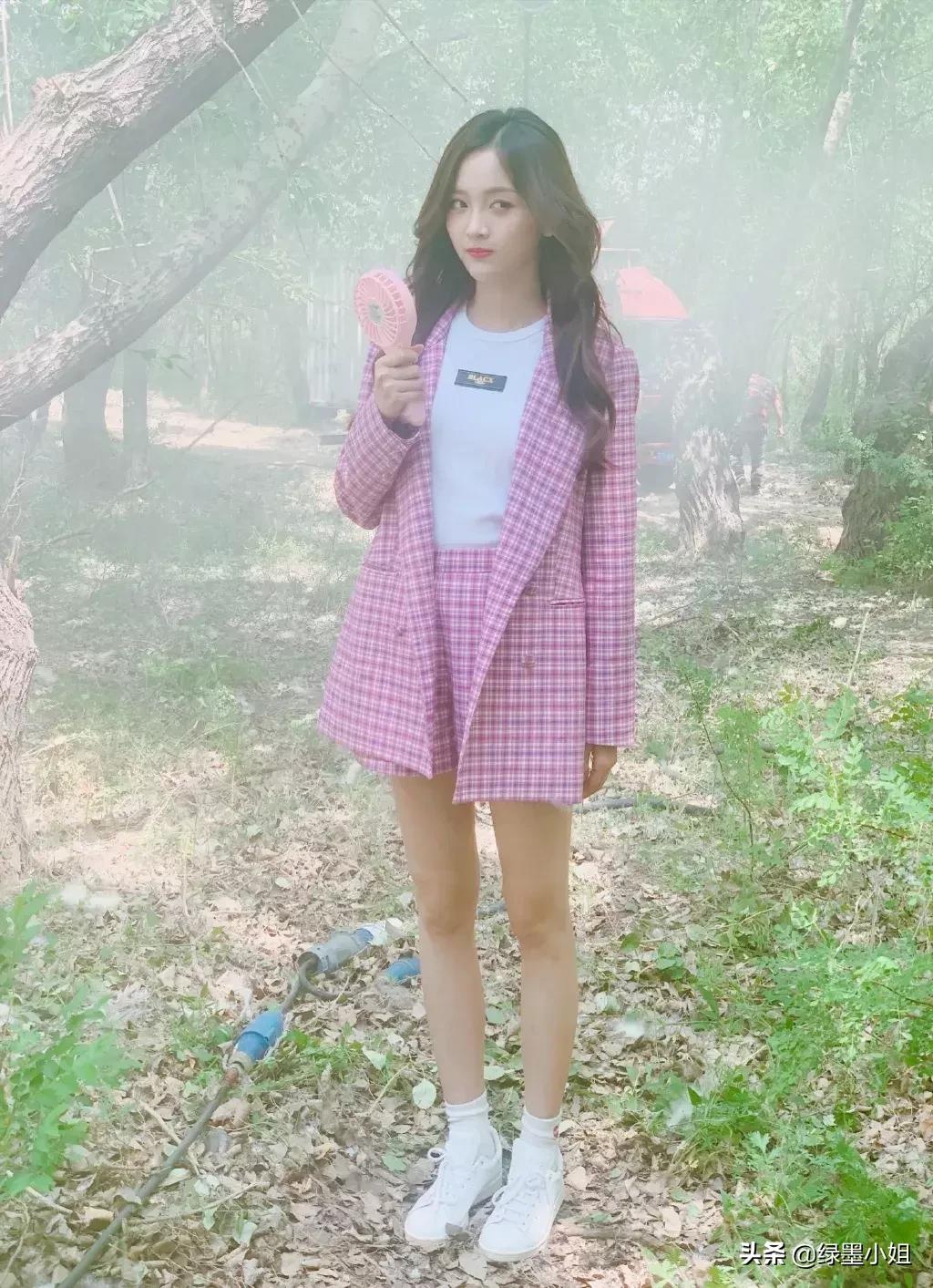 欧阳娜娜鞋子匡威同款,欧阳娜娜鞋子同款匡威