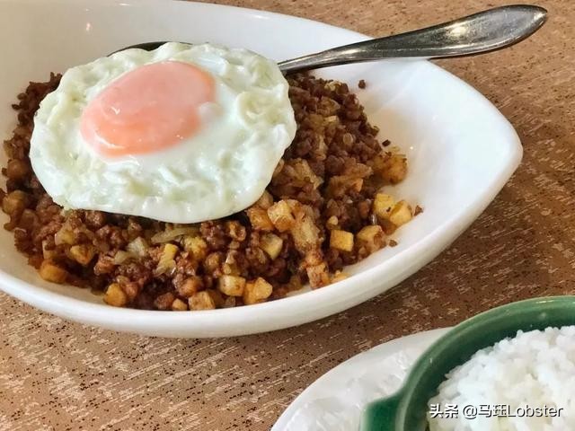 澳门当地人吃的蛋挞,在澳门吃着蛋挞超开心