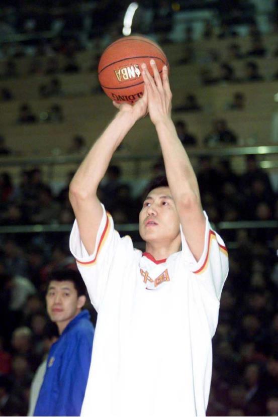 昔日CBA第一人，成今日中国男篮崛起关键