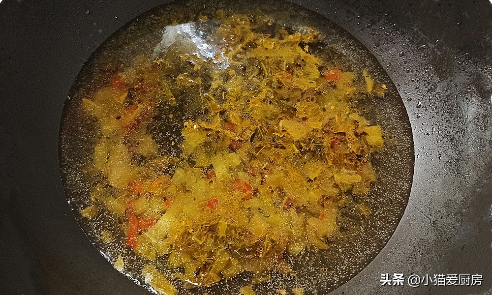 四川酸菜炒肉的家常做法,四川酸菜滑肉汤的正宗做法