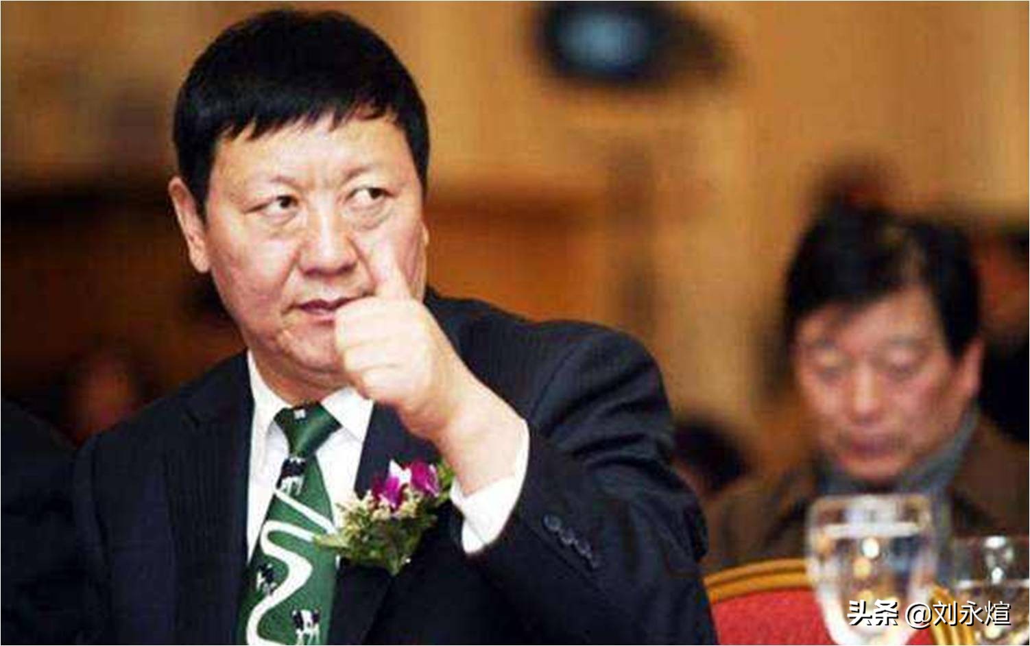 割肉君乐宝，拔草贝拉米踩钢丝：蒙牛对标双千亿之惑