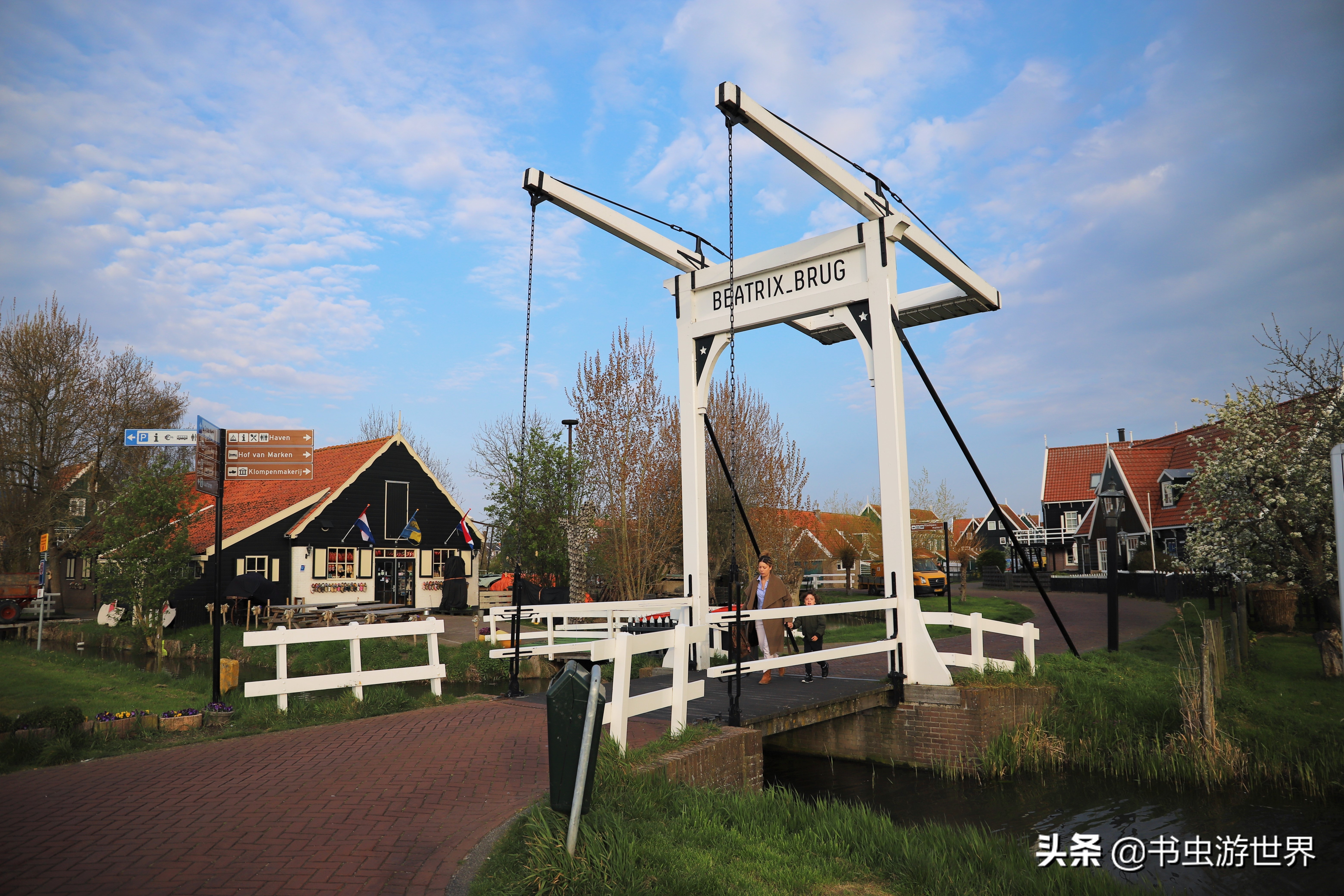 红顶小木屋,红顶绿墙小木屋