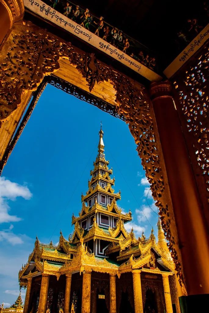 这个地方被称为“佛教之都”，随处可见寺庙，美出新高度