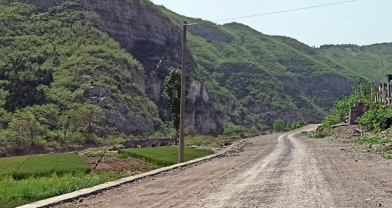 上山采蘼芜是什么体裁的诗歌,上山采蘼芜是汉乐府民歌吗