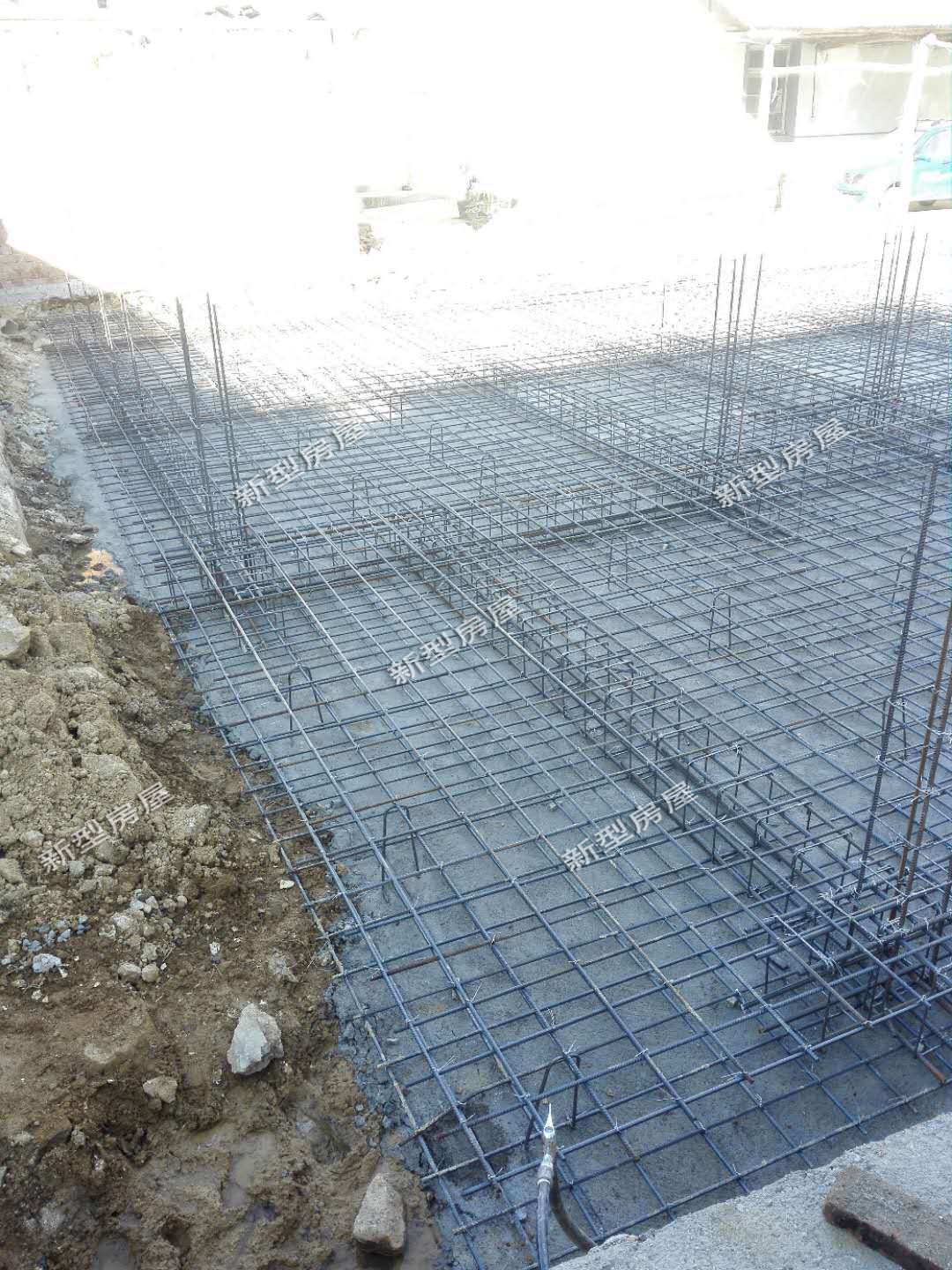 宅基地下面是池塘怎么办,宅基地是个大坑怎么建房