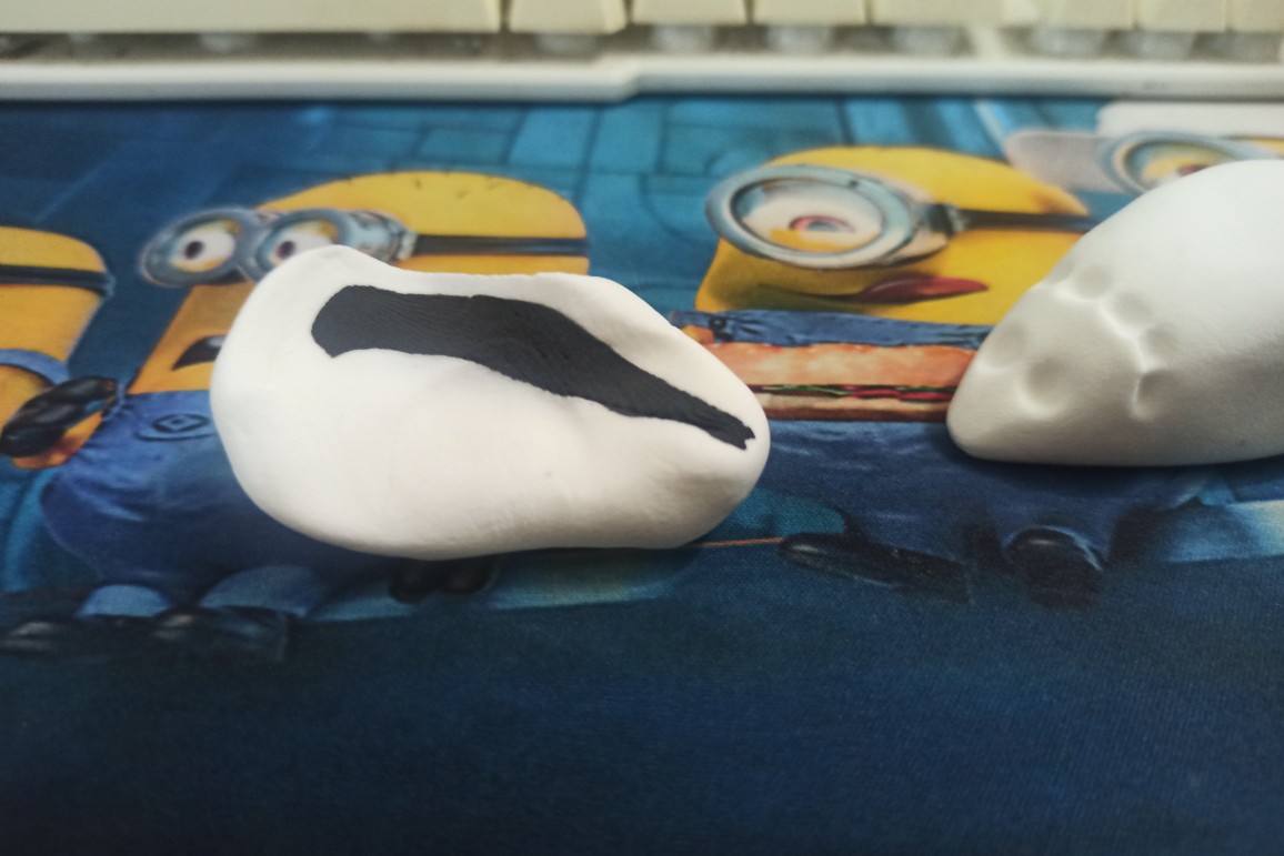 用超轻粘土做的超可爱小刺猬,超轻黏土和松果做刺猬