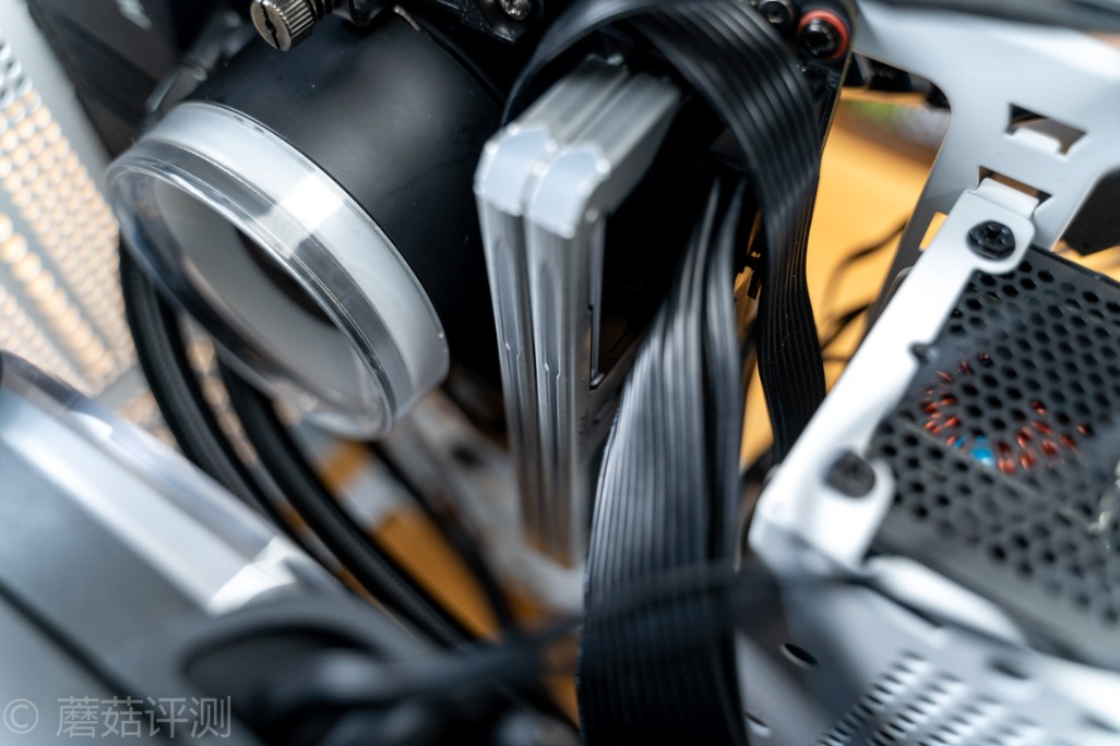 先马趣造白色装机方案,先马趣造im白色机箱