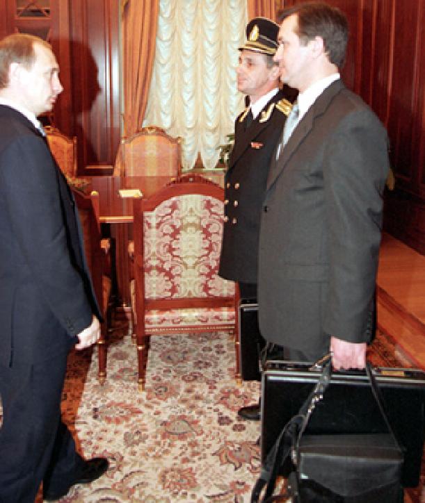 听说过“核足球”吗？不离美国总统左右，出行时副官必带之物