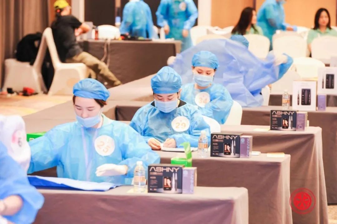 赵德仁应邀出席第十七届中国国际纹饰师美容技艺大赛，任技术总监