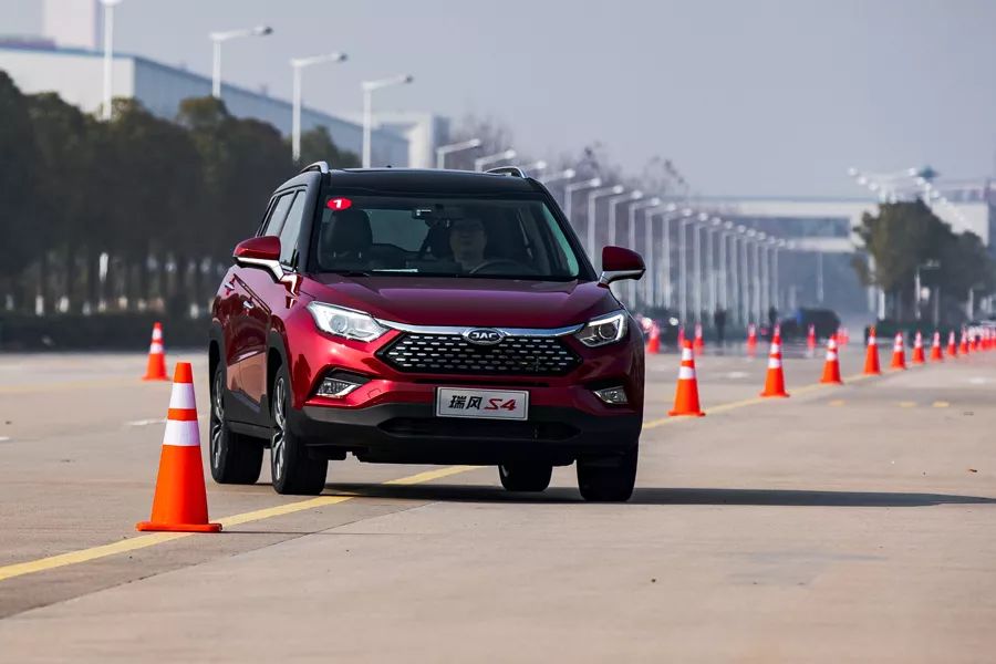 江淮瑞风s4新款试驾视频,全新一代超能suv江淮瑞风s4上市