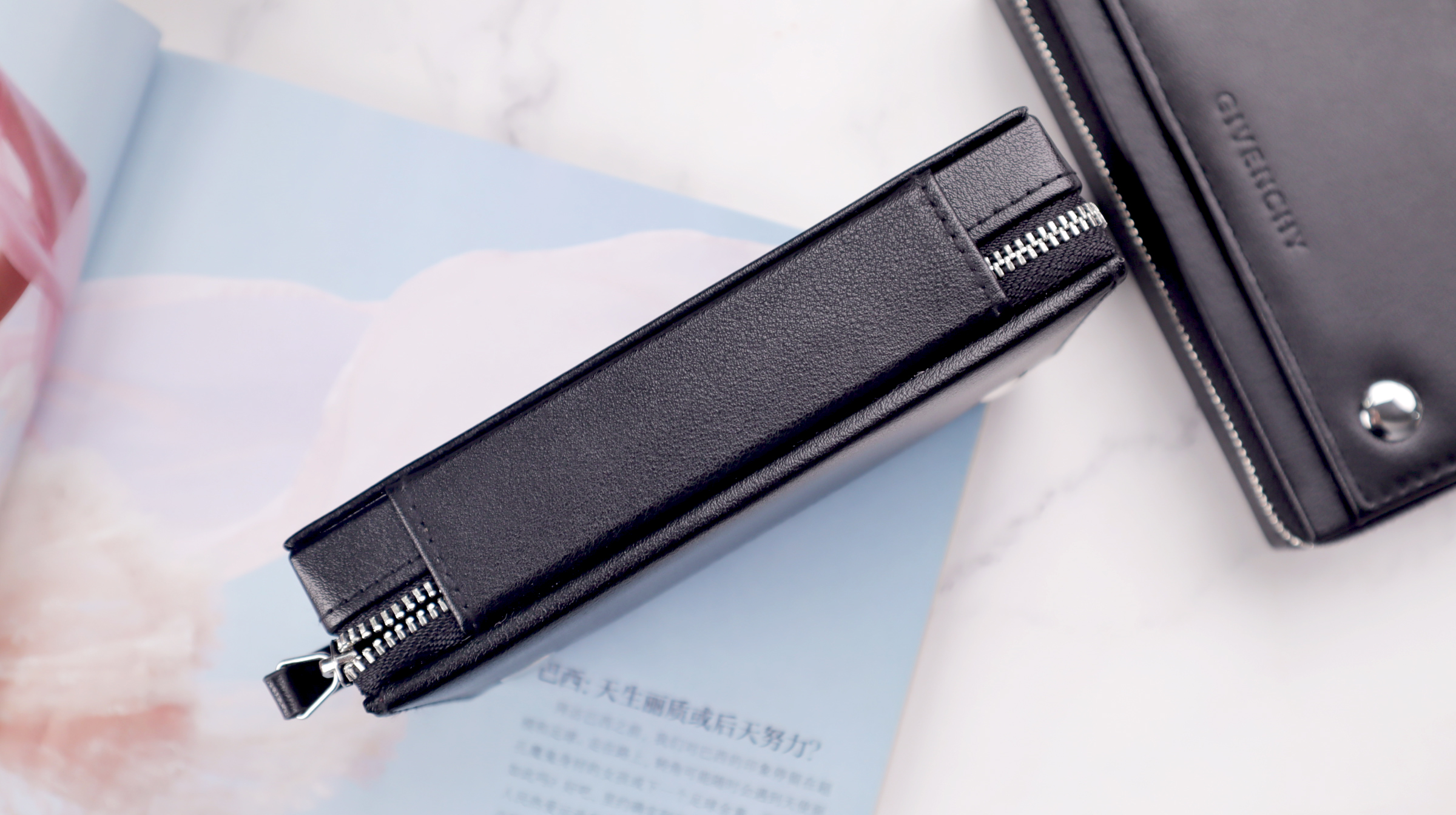 纪梵希唇彩口红,既是口红又是润唇膏