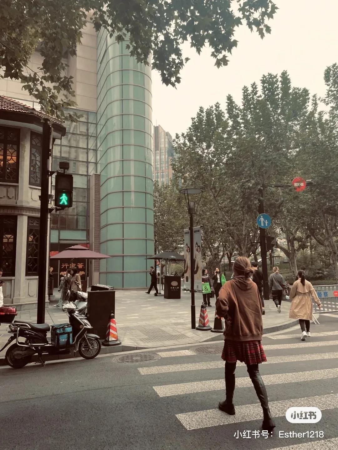 什么款式的马丁靴春夏秋冬都百搭,小个子增高马丁靴新款百搭时尚