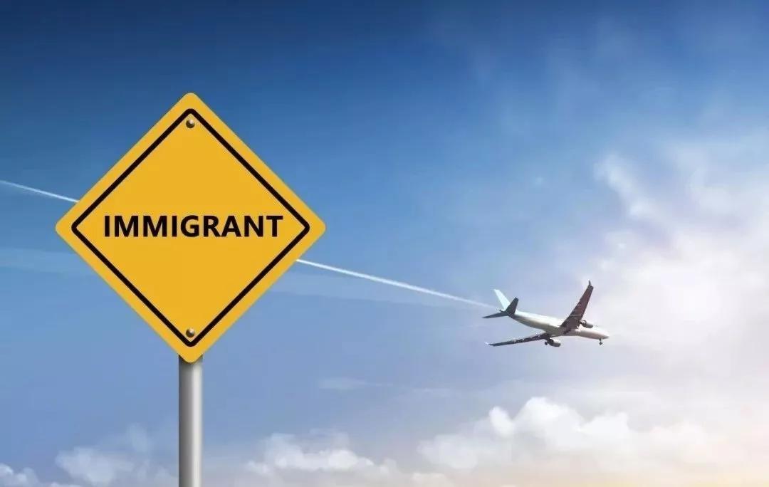 永居护照和绿卡签证区别,永居移民和入籍的区别