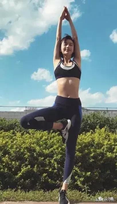 风衣、西装、花裙子……春天来了，这10件值得买！‖桃子购物车