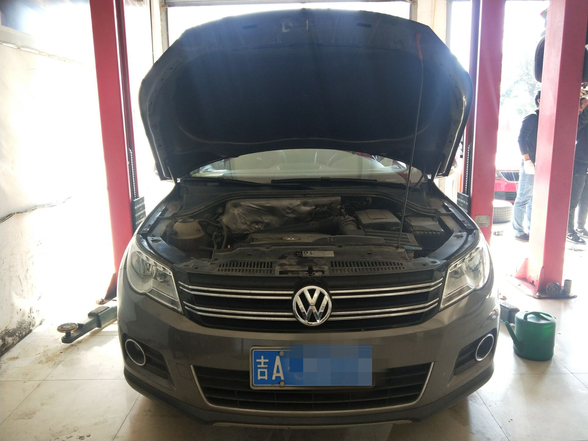 2010款大众途观发动机大修,2010年大众途观大修自己开值不