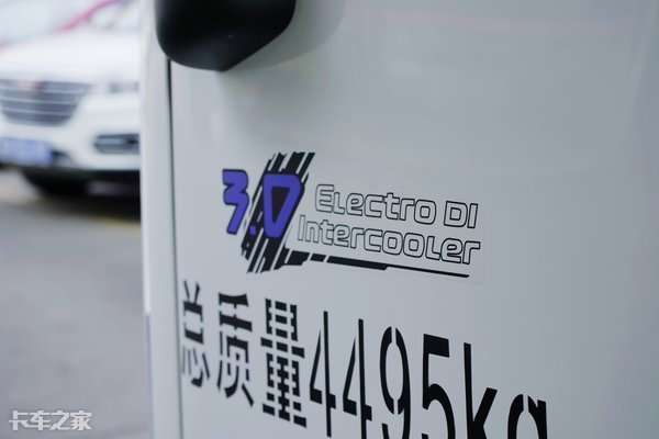 庆铃五十铃600p内饰,轻卡庆铃m600和m100区别买哪个好