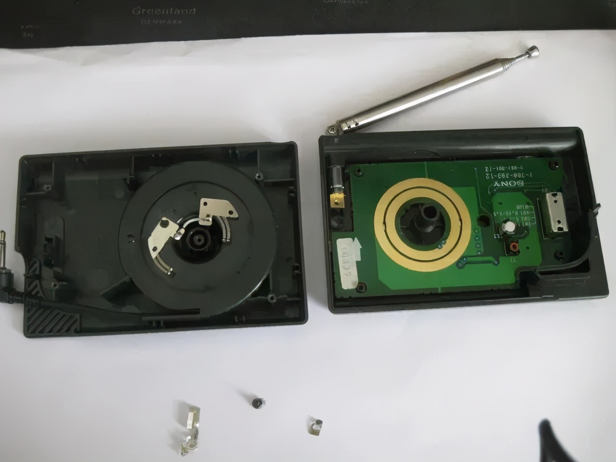 老式收音机天线的维修,sony收音机维修图