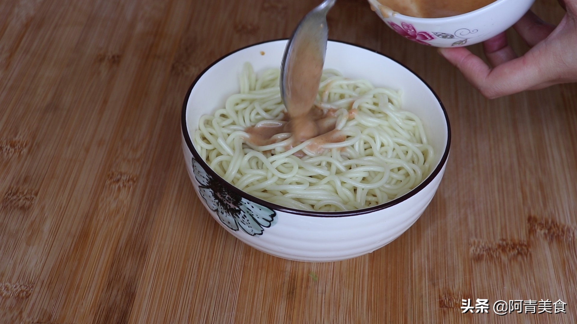 热干面在家自己调料,正宗热干面做法与配菜