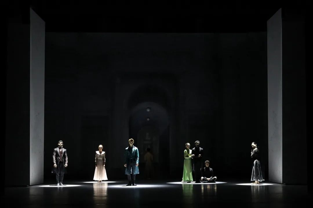 SebastianHannak/震撼心灵的舞台空间美学