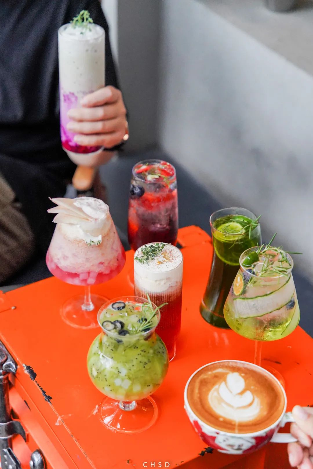 家楼下的「茶饮咖啡+精酿」，从清醒到微醺都给你安排上