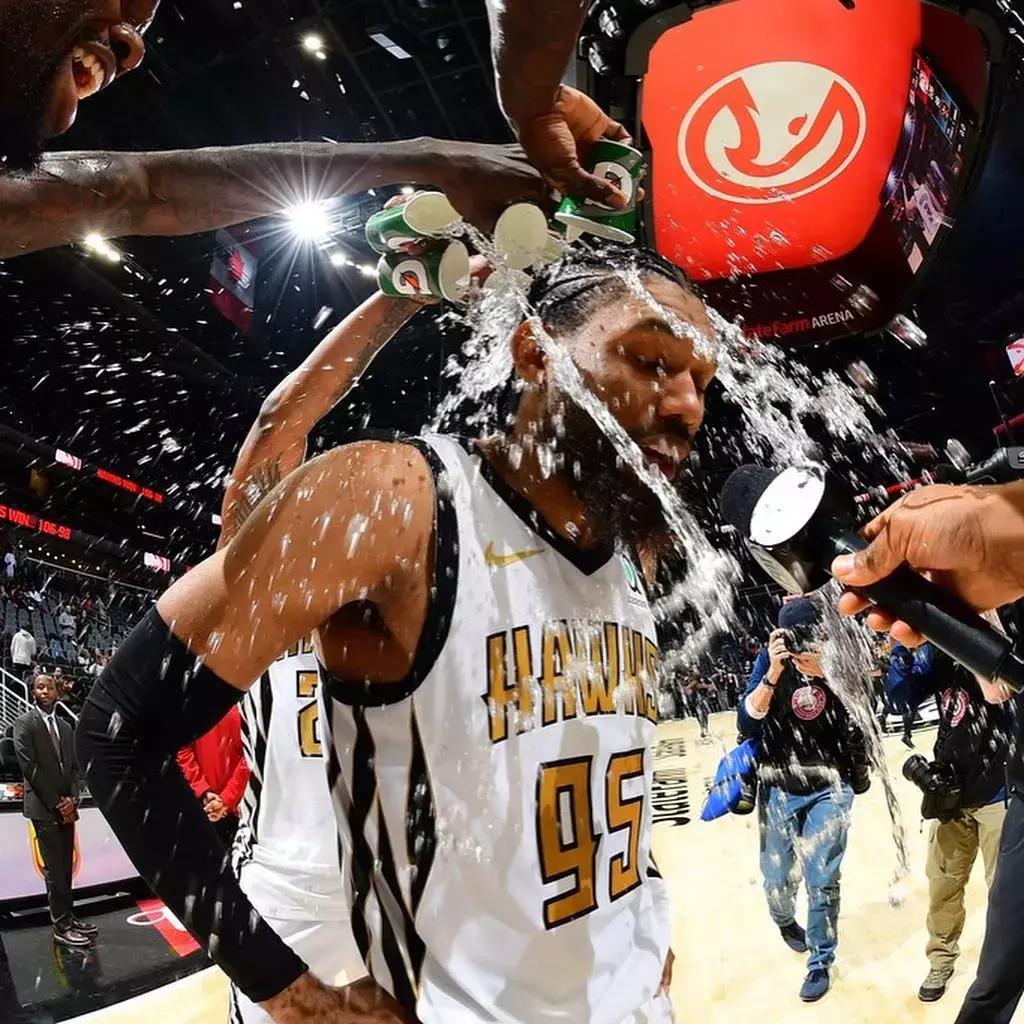 小库里对飙老司机接班人！没想到今天的MVP却是德鲁大叔