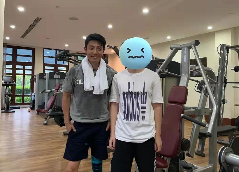 撒贝宁李白一家四人照片,李白撒贝宁同框照片