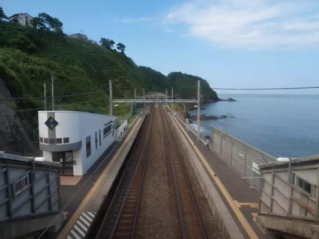 新海诚的唯美动画,新海诚日漫治愈风景