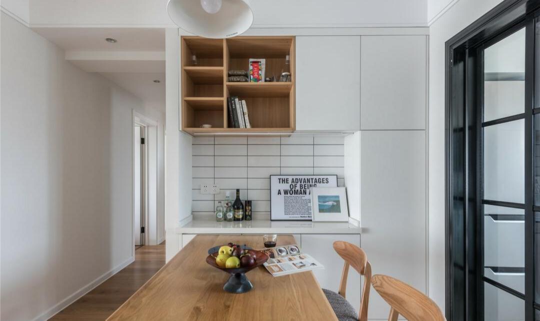 濂瑰鐨勮淇叏灞嬬畝鍗曠敾,85骞崇背鍏ㄥ眿瀹剁數瀹跺叿