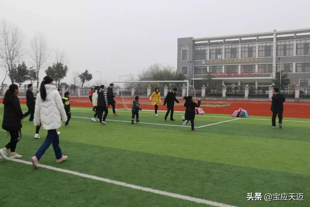 团市委组织青年志愿者暖冬行动,税务局开展情暖新春志愿服务活动