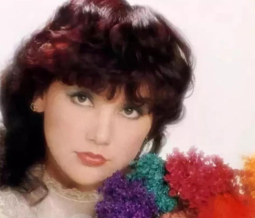 一代*星艳**遭封杀、被出轨，还毁容，69岁却重新光芒万众