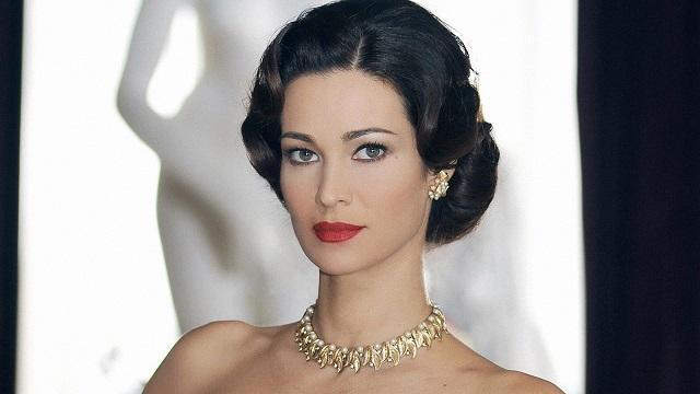 曼努拉阿库里,曼奴拉·阿库里