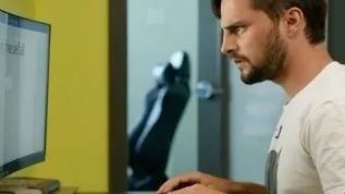 最新广告推荐文案怎么写,创意文案广告投放