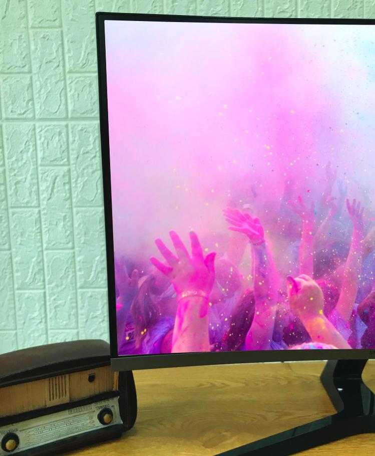 三星显示器曲面屏测评,感受三星透明屏的高级感