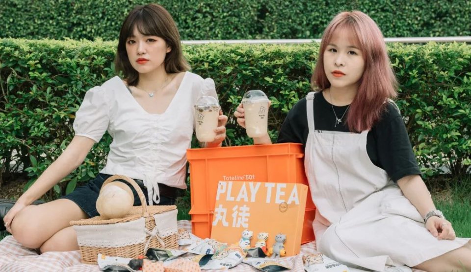 椰椰奶冻茶，会抖臀！1秒卖出1000+杯，有人开货拉拉来买…