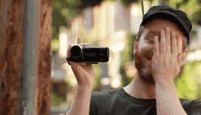 女朋友逛街说脚疼怎么回,女生逛街脚痛男生应该怎么办