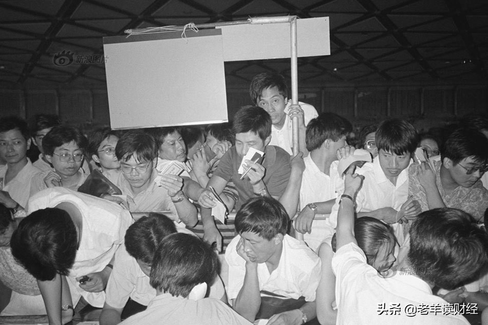 中国股市从巅峰到谷底,中国股市疯狂场景